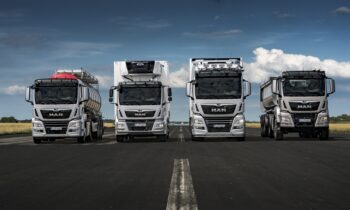 MAN Truck & Bus appelle les clients propriétaires de certains véhicules construits entre 2016 et 2019 équipés de moteurs D26 Euro 6c à les faire contrô- ler en atelier. 11