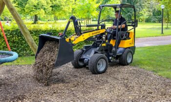 SCHÄFFER continue d’investir dans des chargeuses sur pneus innovantes pour l’agriculture et l’industrie. 12