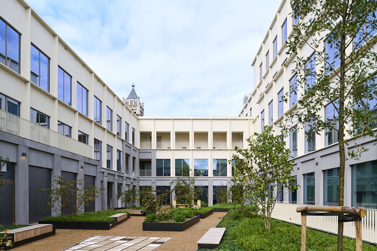 Profilés en aluminium sur mesure pour la rénovation de l'hôtel de ville de Roulers 11