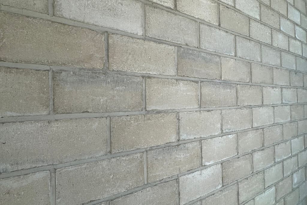 Un bâtiment scolaire en blocs de terre crue compressée 4
