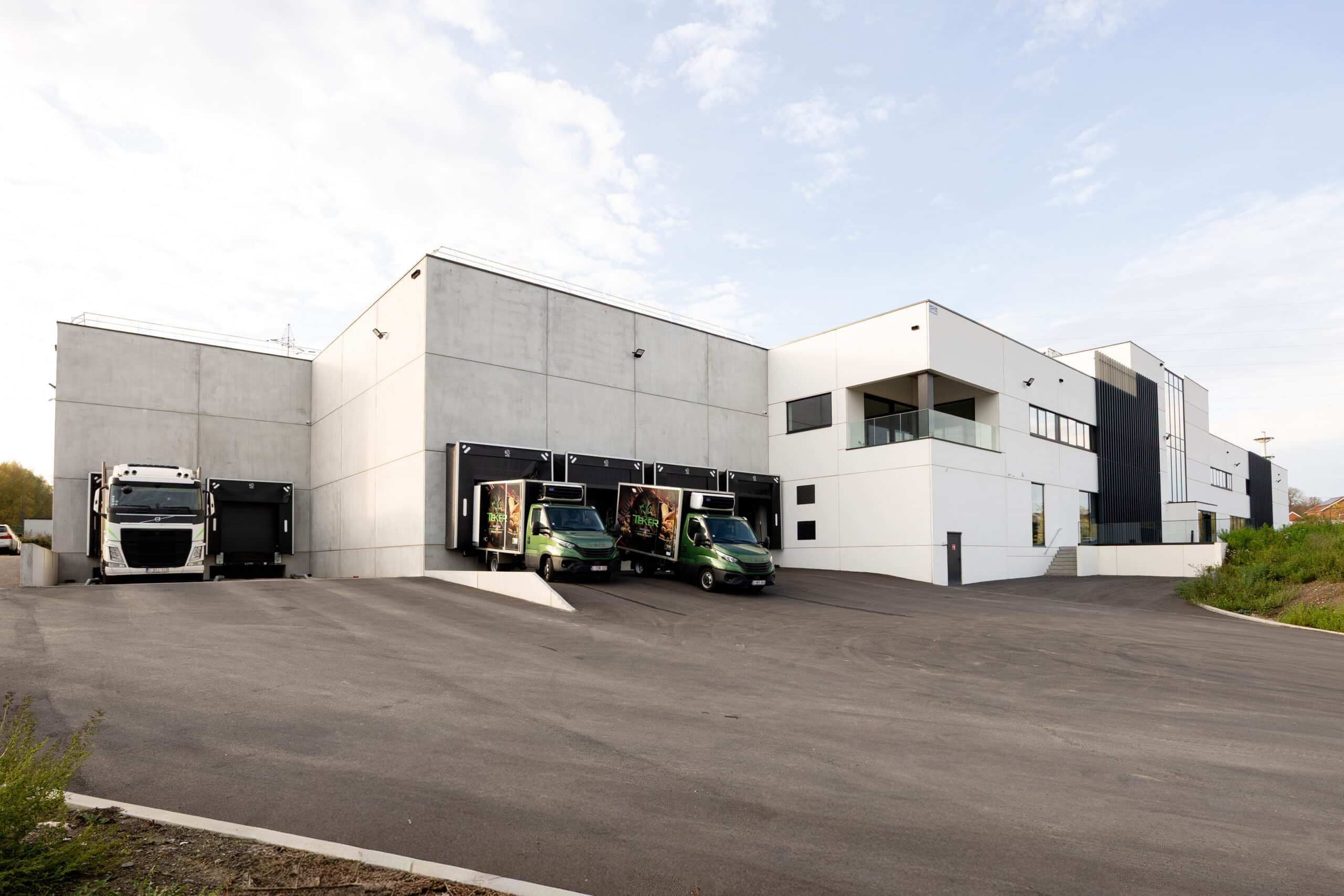 Un bâtiment industriel de 10 000 m2 à l’allure architecturale construit en moins d’un an 8