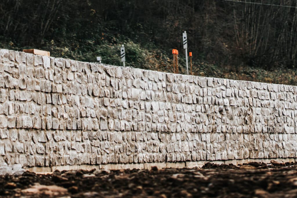 Préfabrication et pierre naturelle pour des murs performants et esthétiques 1