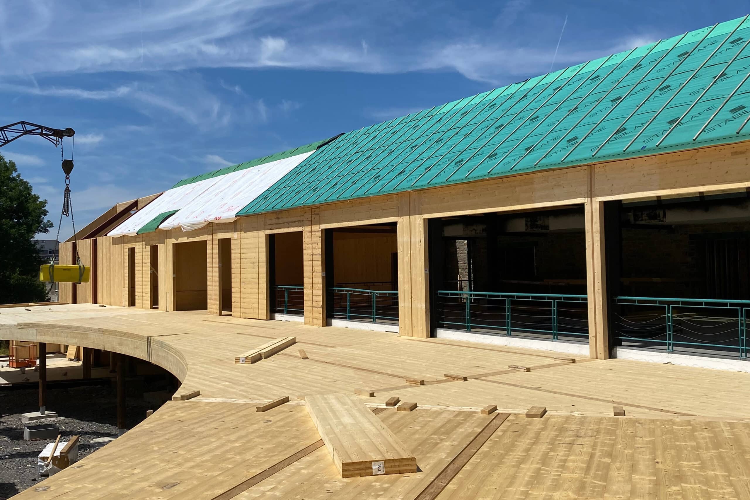Bois local et technologie numérique pour un accueil chaleureux et durable 7