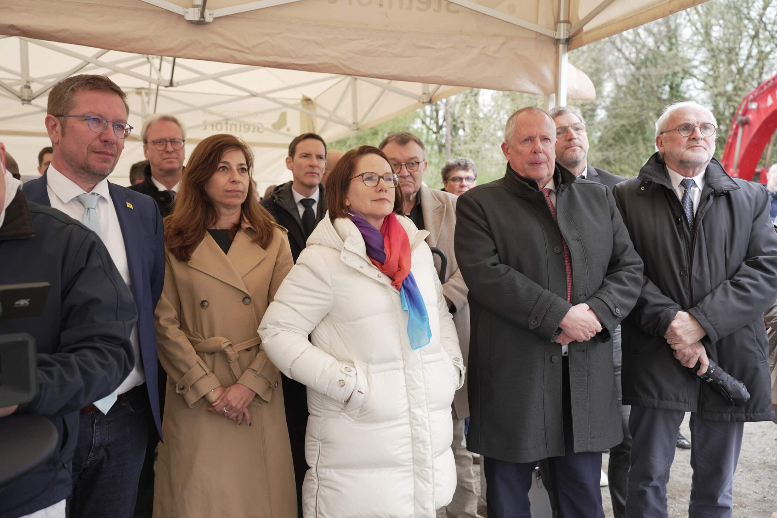 Un nouveau chapitre pour la mobilité transfrontalière belgo-luxembourgeoise - 1er coup de pelle pour l’aménagement cyclable BELU 12