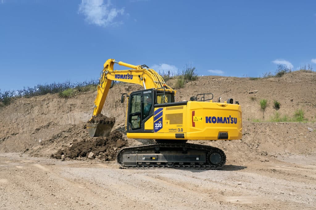 Komatsu PC220LCi‑12 : La pelle réinventée pour la performance ét l’opérateur 3