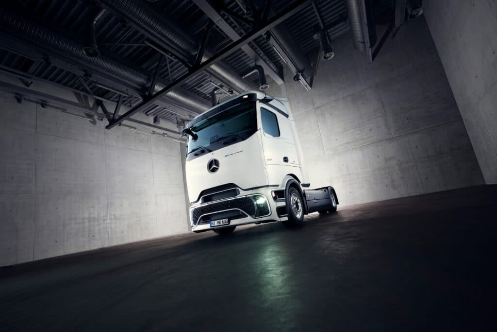 Mercedes-Benz Trucks élargit sa gamme de camions électriques avec une nouvelle variante eActros Lowliner 2
