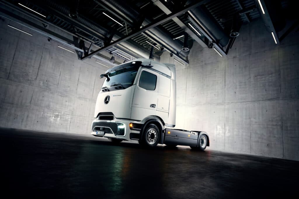 Mercedes-Benz Trucks élargit sa gamme de camions électriques avec une nouvelle variante eActros Lowliner 1