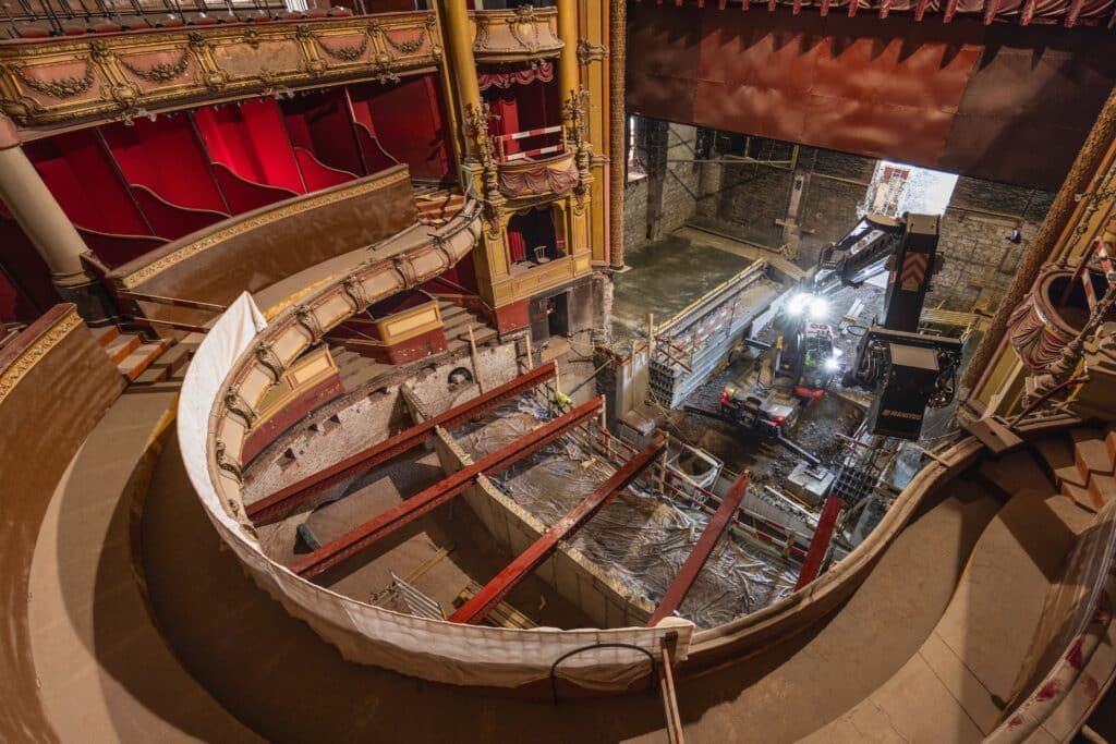 Un chantier patrimonial où restauration et techniques modernes avancent de concert 5
