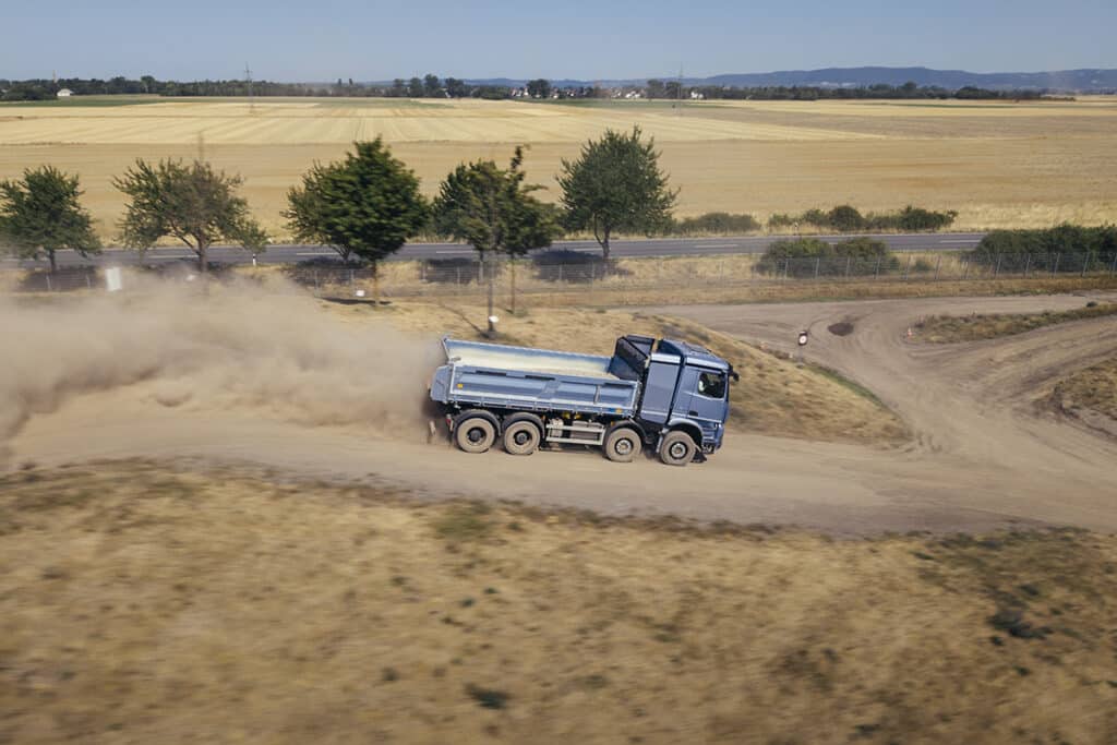 Mercedes-Benz Trucks présente une gamme complète pour les opérations modernes sur les chantiers 2