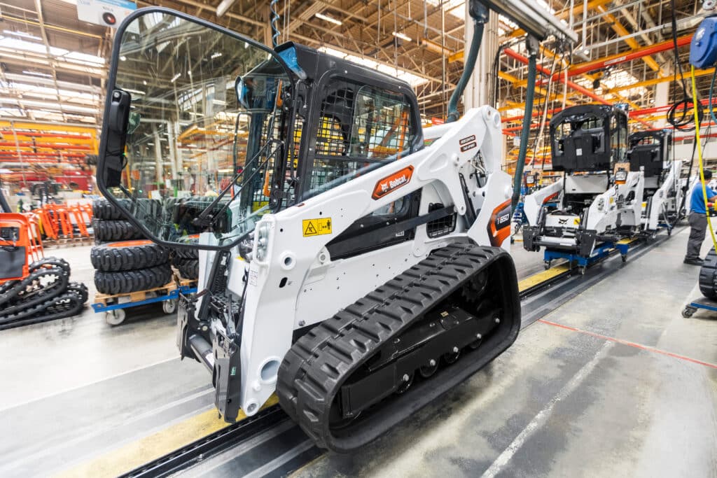 Bobcat démarre la production de la nouvelle chargeuse compacte sur chenilles T650 2