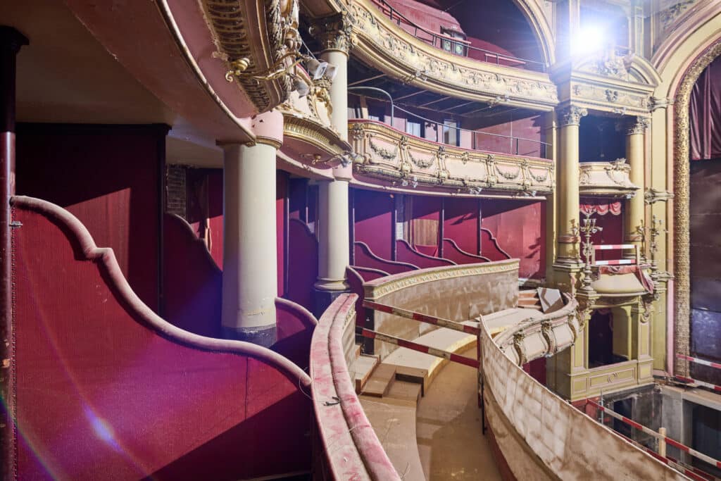 Un chantier patrimonial où restauration et techniques modernes avancent de concert 4