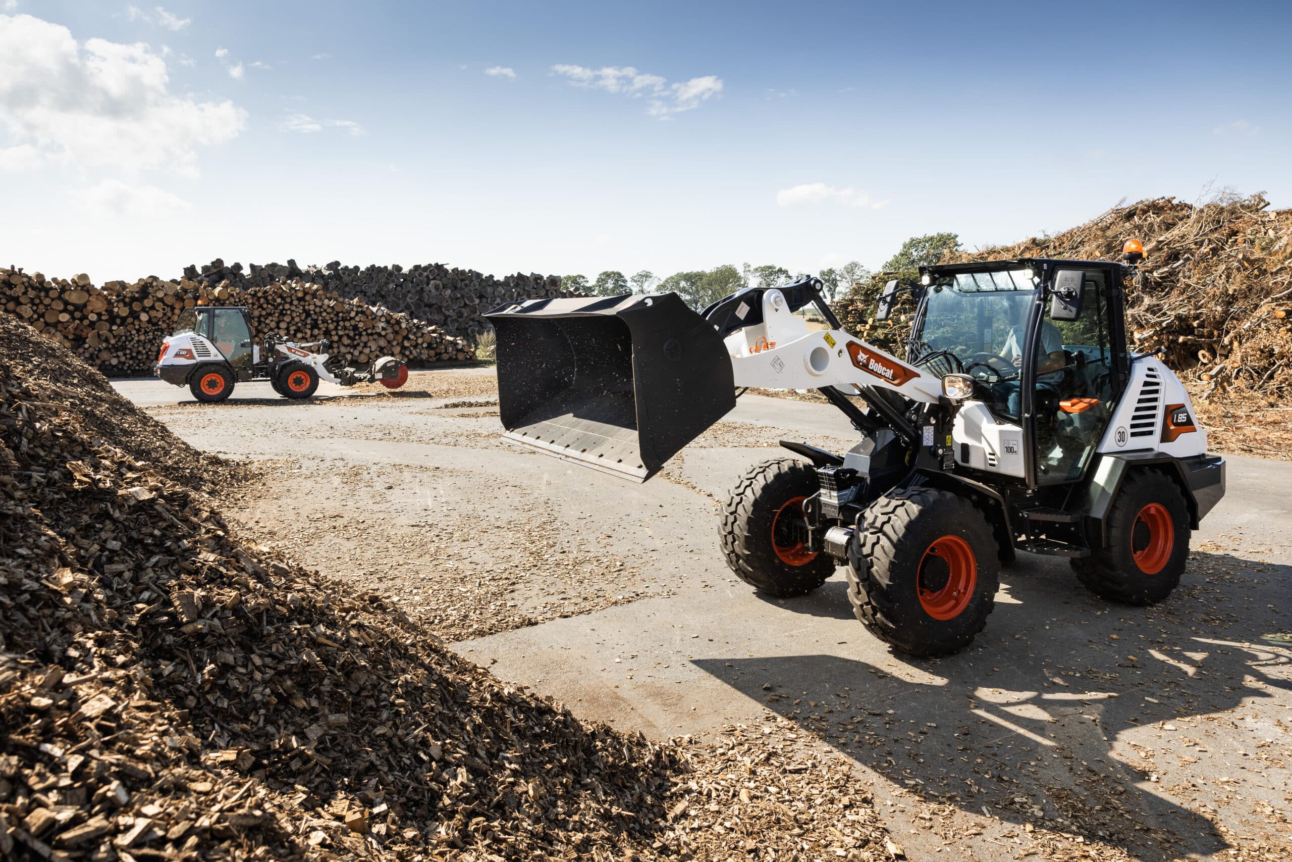 Plus de puissance, une utilisation plus intelligente : Bobcat présente la nouvelle chargeuse articulée L100 et la L85 mise à jour à GaLaBau 3